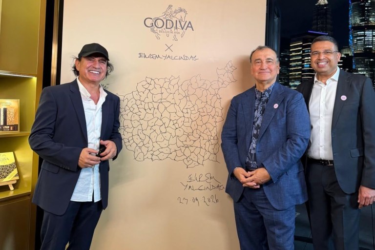 Godiva, 100. Y�l�n� Ekrem Yalç�nda� �mzal� Özel Sanat Koleksiyonuyla Kutluyor
